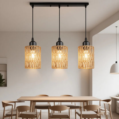 Plafonnier en rotin salon vintage