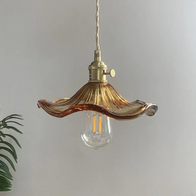 Plafonnier en verre salon vintage