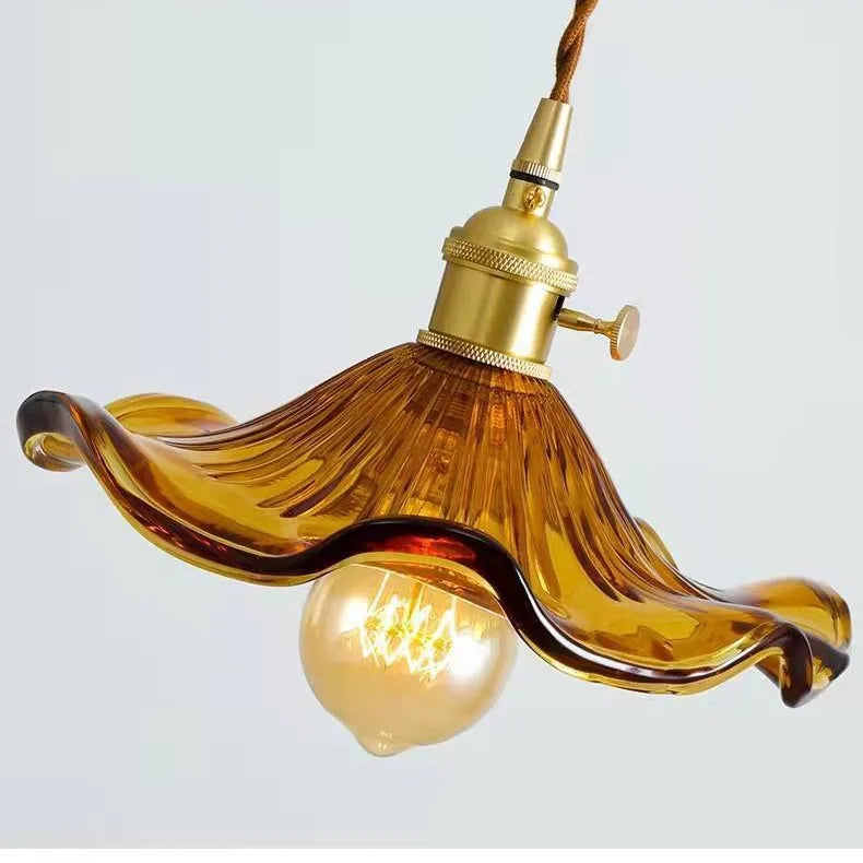 Plafonnier en verre salon vintage
