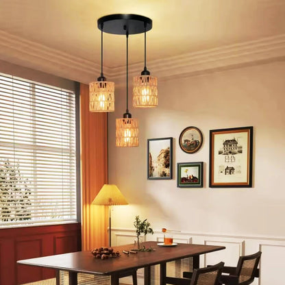 Plafonnier en rotin salon vintage