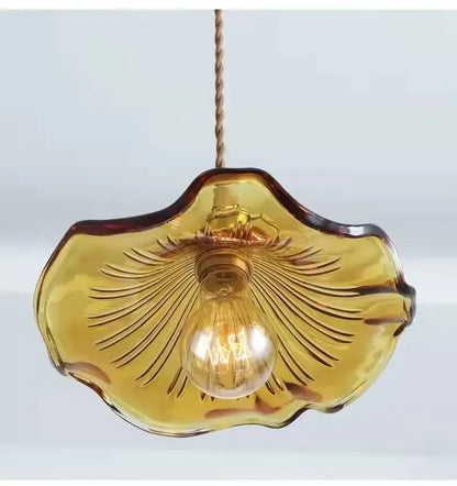 Plafonnier en verre salon vintage